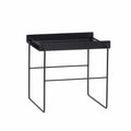 Masă de cafea pătrată neagră din metal cu margine înaltă și cadru subțire, design modern minimalist.