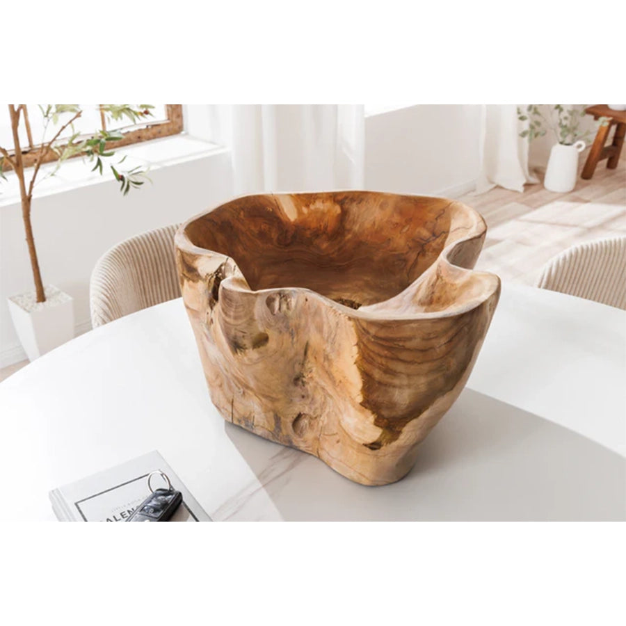 Vază decorativă neregulată, realizată din lemn maro cu textură naturală și nuanțe variate, cu margini ondulate și finisaj.